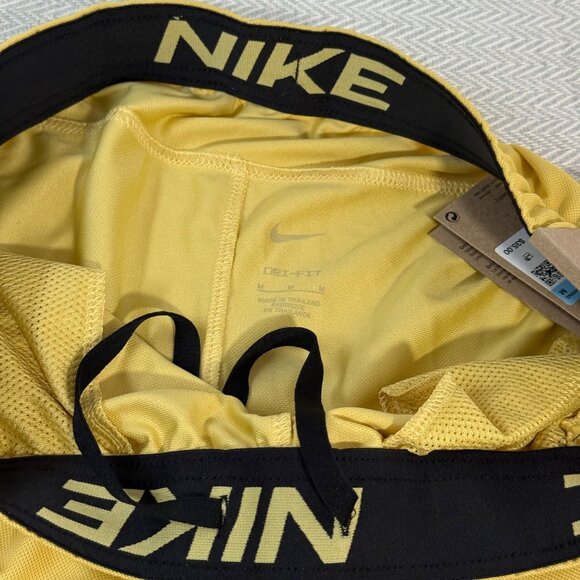 Nike Totality Shorts Mens Medium Yellow 9" Comfort Waist Dri Fit Athleisure‎ Gym - Picture 4 of 11